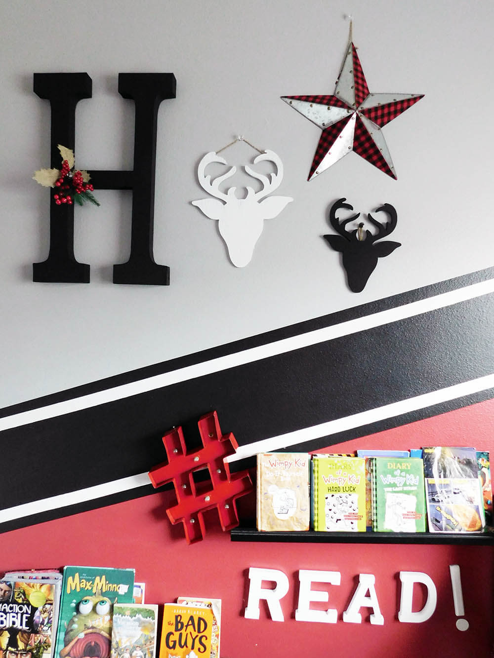 Use Thrifted, DIY and rustic decor to create a Christmas Gallery wall for a boy's bedroom decor. Buffalo check and Deer decorations. #Christmasdecor
